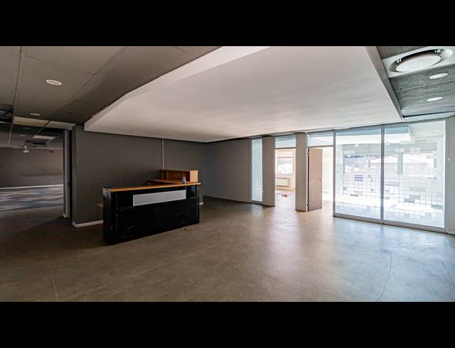 800M² OFFICE TO LET IN FERNDALE